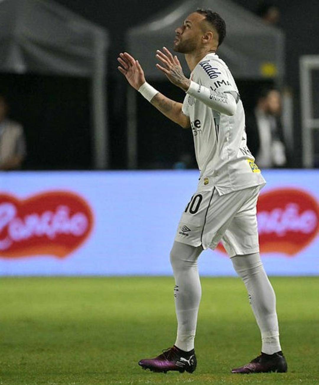 完美体育-包含内马尔迎来七赛季出色发挥，瑞士队观众热烈欢呼！的词条