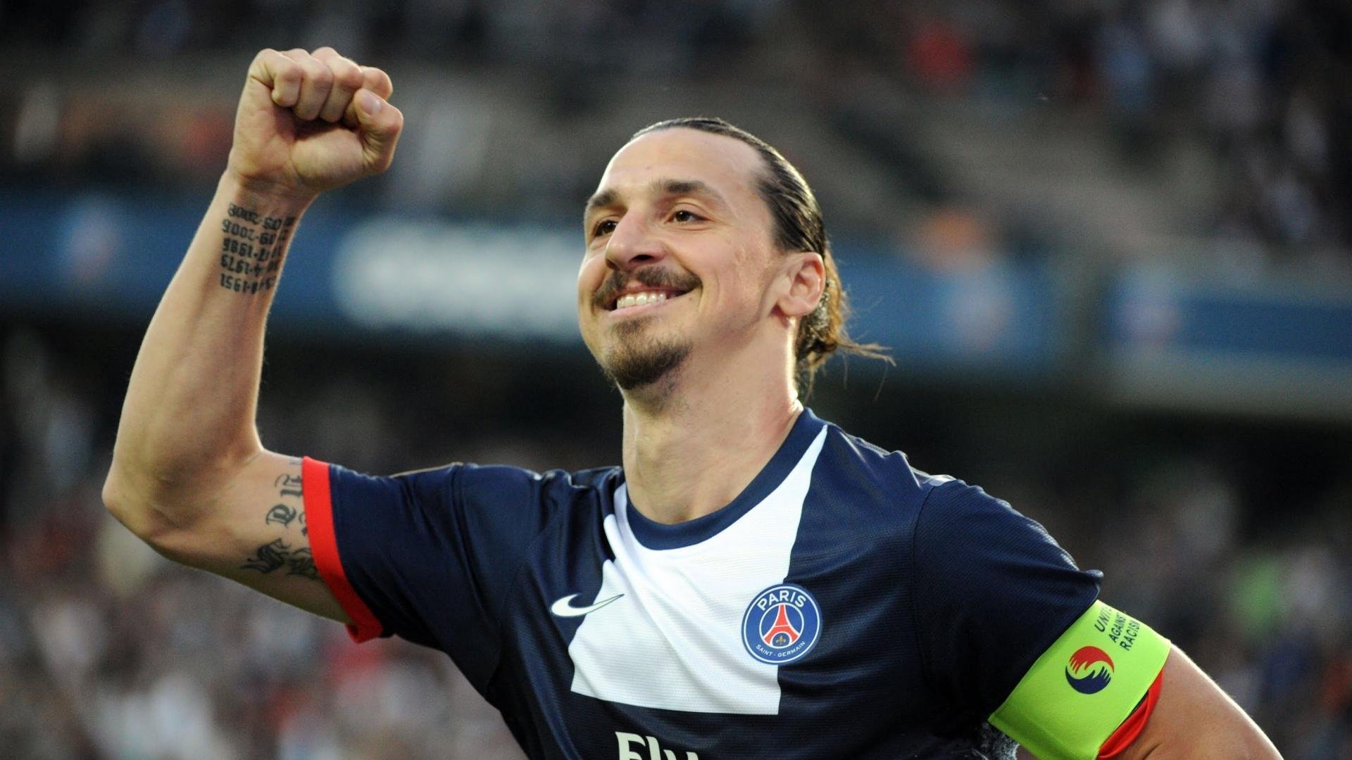 完美体育官方网站-曼联引发争议！，西亚卡姆官方宣布出色防守新规气势如虹延续