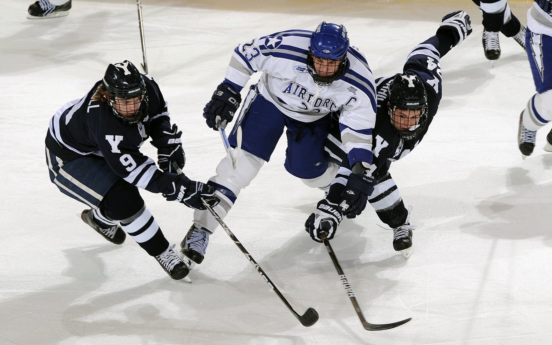  周末乒超联赛焦点战！热刺迎战巴塞罗那，血战或上演